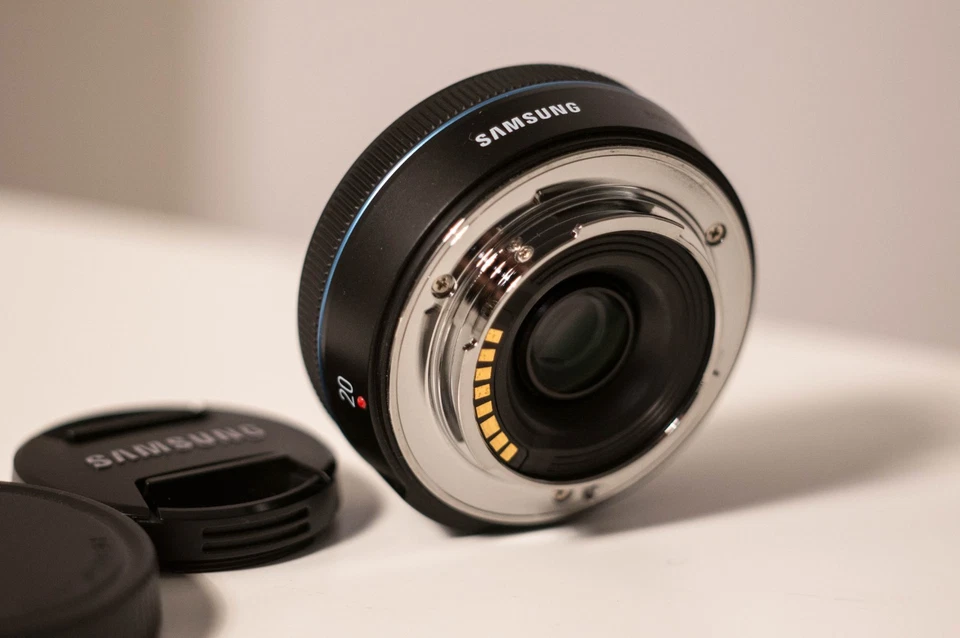 Samsung 20mm f/2.8 NX iFunction Pancake Lens - Image 1 of 4