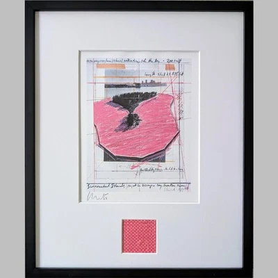 Christo Surrounded Islands I handsigniert mit Originalstoff museael gerahmt - Bild 1 von 2