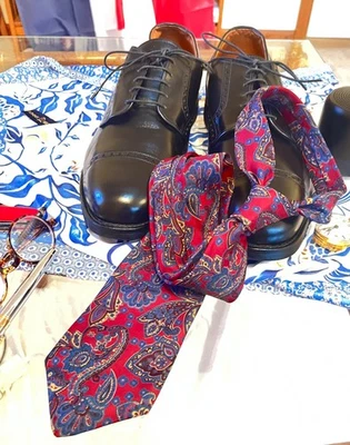 ANDHURST 100% Silk Red Blue Gold Paisley Tie - Image 1 of 4