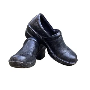 BOC Born Concept Peggy Black Paisley Embossed Vegan Leather Clogs Womens Size 7 - Picture 1 of 7
