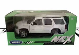 1/24 Welly 2008 Chevrolet Tahoe SUV Diecast Model Car White Chevy