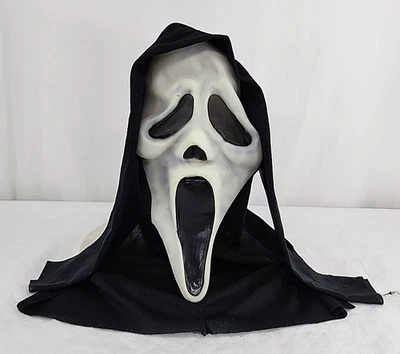Vtg Ghostface Scream Mask Gen 2 Fun World Div Poly Shroud Glow in the Dark - Image 1 of 4