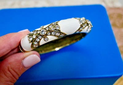 New $120 HEIDI DAUS Newport Chic Grande Bangle Bracelet White S/M - Image 1 of 4