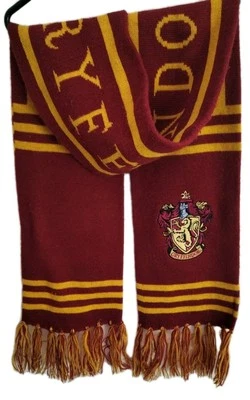 HARRY POTTER Gryffindor - Genuine UNIVERSAL ORLANDO (TM) Scarf 100% Acrylic -VGC - image 1 of 4
