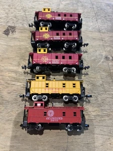 5 N Scale caboose, Atlas, Bachmann, SBD, ATSF, UP - Picture 1 of 8
