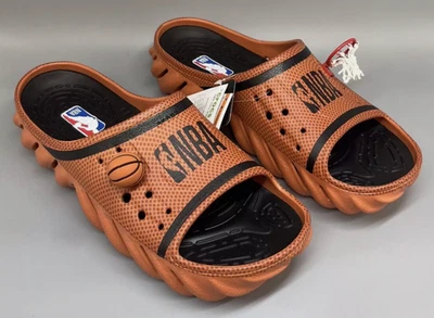 Crocs NBA Eco Slides Sin cordones Casual Baloncesto Naranja Negro Tallas 7-13 Unisex Foto 1 de 4