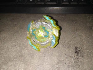 toupie BEYBLADE – HASBRO / TOMY – ROKTAVOR R2 GRAVITY REVOLVE - recolor - Picture 1 of 4