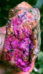 Muestra de cristal metasomático de calcita cobalto púrpura y rojo natural 122 g ip1190 - Imagen 1 de 10