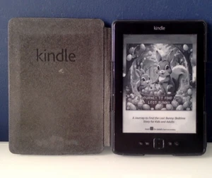 Amazon Kindle 4th Generation E-Reader Bundled with Black Kindle Brand Case - Picture 1 of 2