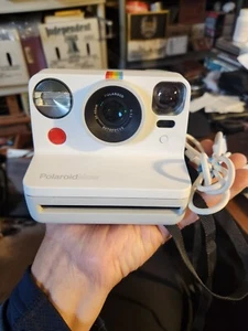 Polaroid Now PRD009027 Instant Camera White - TESTED WORKING - Picture 1 of 8