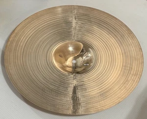 Platillo Sabian AA 18" Medio Fino Crash / Acabado Brillante 1.507 gramos - Imagen 1 de 6