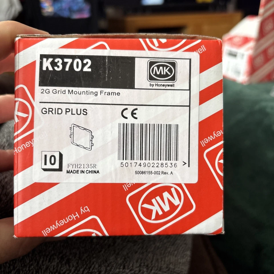 MK Electric Grid Plus Yoke K3702 1 Gang 2 Module Mounting Frame