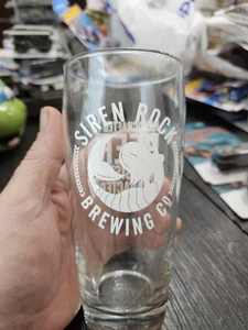 Siren Rock Brewing beer glass - Picture 1 of 2
