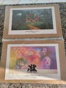 Lote 2 póster impreso experiencia inmersiva animación Disney 2023 Frozen Lion King - Imagen 1 de 3