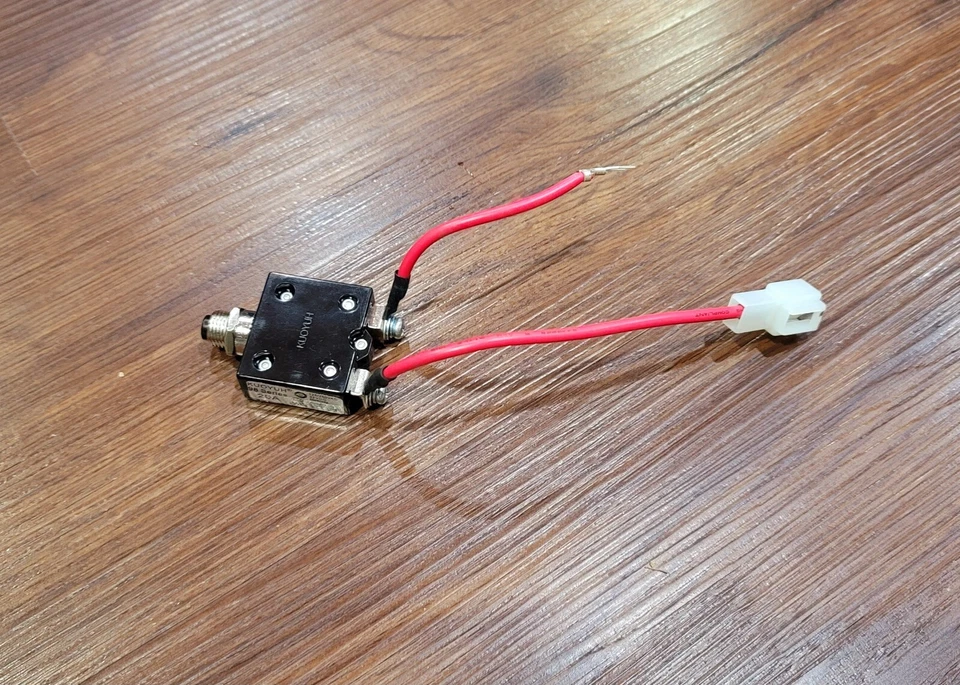 RYOBI POWERSTROKE GENERADOR DISYUNTOR 20A TORNILLO CONN HM-780350007 Foto 1 de 3