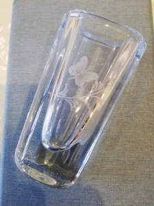 Strombergshyttan Transparent Blue Etched Glass Bevelled Vase. Signed No. B 979 - Picture 1 of 16