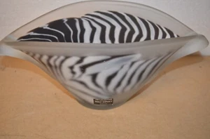 OUTSTANDING MIHAI TOPESCU ROMANIA HEAVY ZEBRA GLASS BOWL - Picture 1 of 5