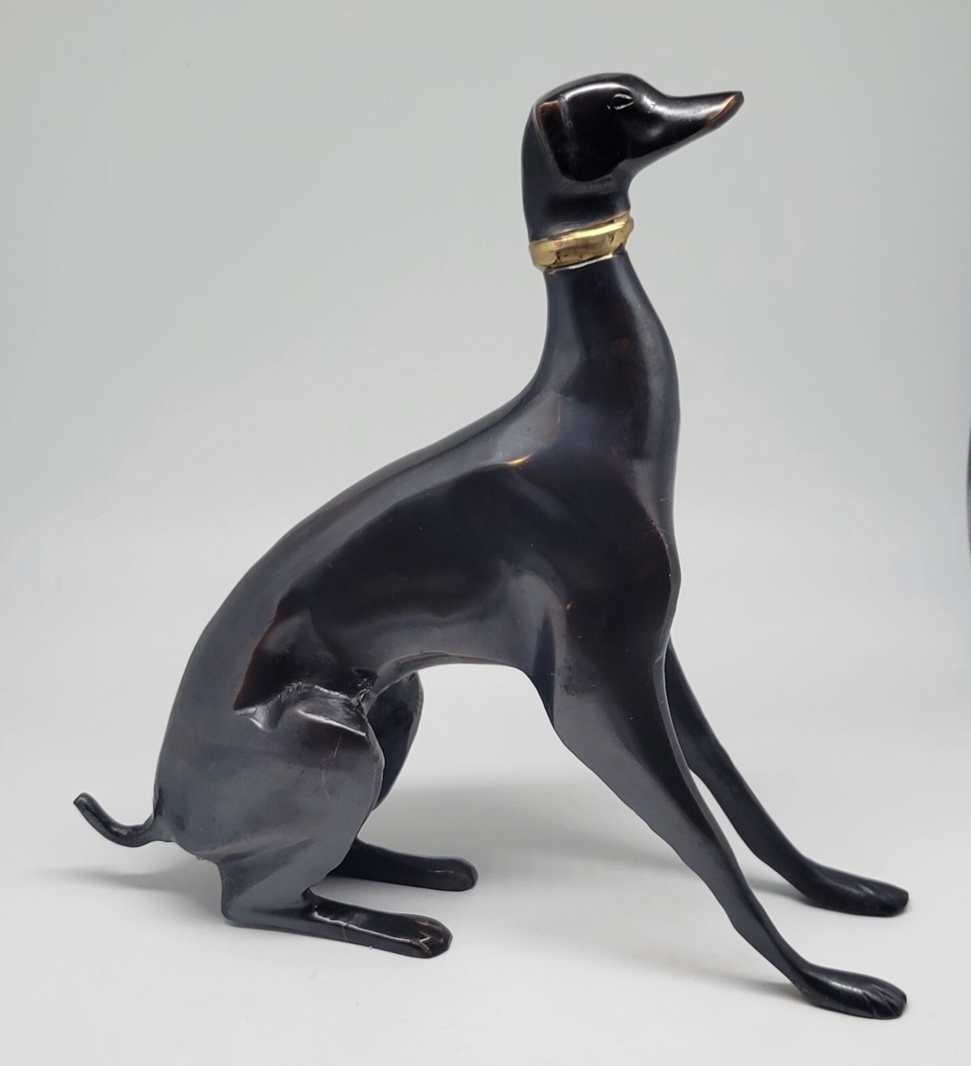 犬の置物　イングリッシュグレイハウンド　 真鍮製、オブジェ　真鍮製の犬 犬の置物 イングリッシュグレイハウンド 真鍮製？ オブジェ