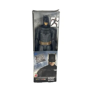 Figura Batman Mattel FGG79 DC Liga de la Justicia True-Moves Serie 12" NUEVA - Imagen 1 de 3