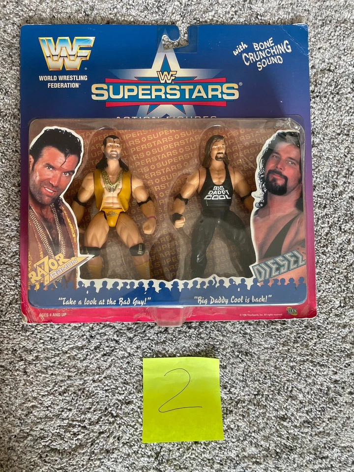 Paquete de 2 WWF 1996 diésel y afeitadora Ramon Jake RARO error de impresión edición limitada WWE Foto 1 de 1