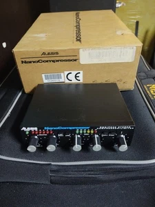 Alesis NanoCompressor Half Rack Stereo Compressor Guitar Bass Limiter Complete - Picture 1 of 2