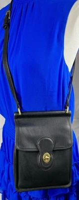 😎😎😎VTG COACH BLACK MURPHY Turnlock Leather XBody Phone Purse 9930 USA Ex Cond - Image 1 of 4