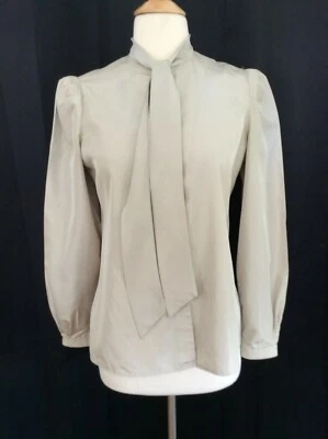 Blusa Top Swishy Secretaria Años 70 DE COLECCIÓN Manga Hombro Hinchada Corbata Ascot S Foto 1 de 4