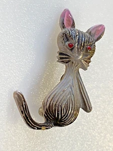 Vintage Brooch Cat Plastic Brown Beige Small Discreet - Picture 1 of 6