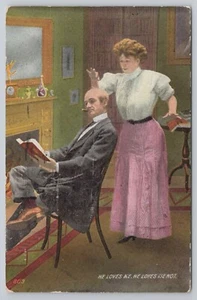 Me ama, no me ama - Dama arranca pelos de maridos cabeza calva 1909 - Imagen 1 de 2