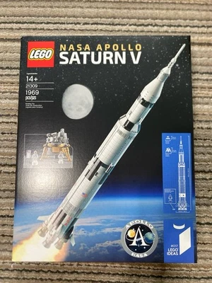 LEGO NASA Apollo Saturn V (21309) - Image 1 of 2