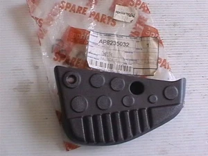 GENUINE APRILIA SONIC 50 AIR WATER LEFT-HAND FOOTREST AP8235032 VIOLET PURPLE - Picture 1 of 3
