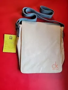 Calvin Klein Messenger Schultertasche NEU Designer Approved Production Tag - Bild 1 von 7