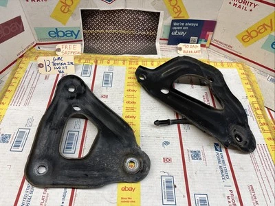 10-17 GMC TERRENO MOTOR CUNA ESTABILIZADOR SOPORTE SUBCHASIS PLACAS DE MONTAJE DERECHA DERECHA DERECHA Foto 1 de 4