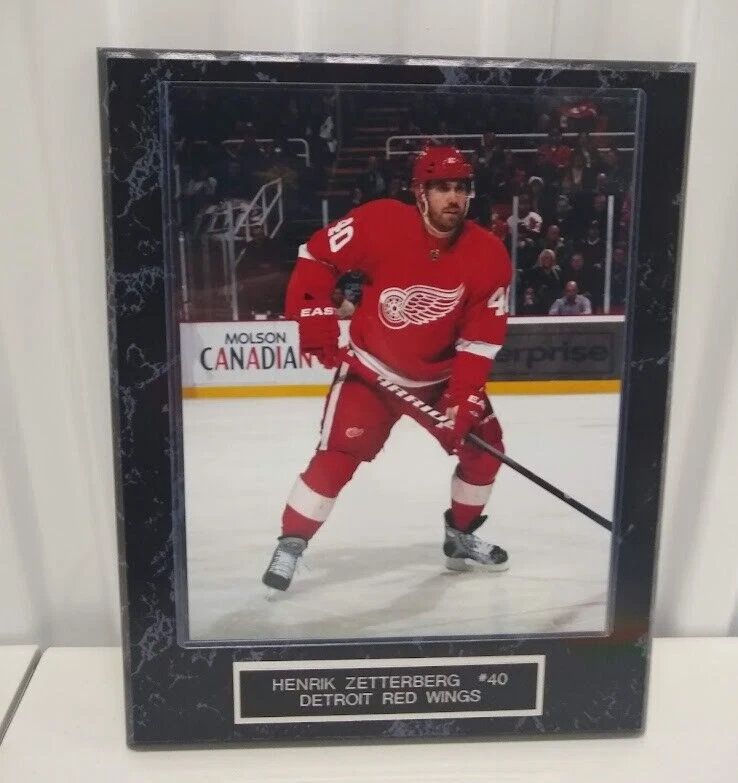 Henrik Zetterberg-Alas rojas-10 1/2 x 13 placa de mármol negro con foto de 8x10 Foto 1 de 2