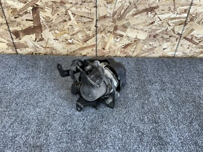 Bomba de aire Toyota 4runner 2014-2023 176100C030 OEM V35 Foto 1 de 4