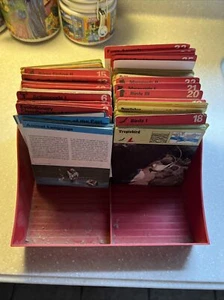 1970s Vintage Rencontre Safari educational wildlife Animal fact cards With Tray - Picture 1 of 9