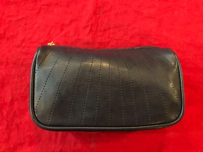 BOLSO DE MAQUILLAJE CLE DE PEAU AZUL MARINO IMITACIÓN CUERO DE BECERRO ¡NUEVO SIN ETIQUETAS! Foto 1 de 3