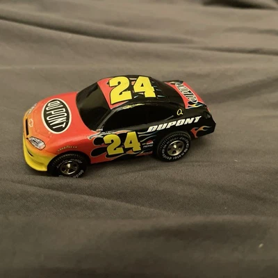 De colección Jeff Gordon 24 Darda NASCAR DuPont Chevy Impala SS Pull Back Motor Car Foto 1 de 4