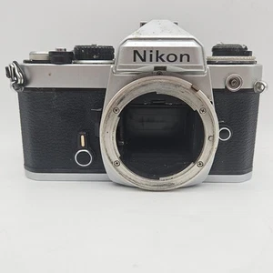 Nikon FE analoge Spiegelreflexkamera schwarz silber 35 mm Made in Japan nur Gehäuse ungetestet - Bild 1 von 12