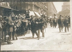 PARIS c. 1910 - Zola au Panthéon Arrestation d'un Manifestant - PRB 628 - Picture 1 of 2