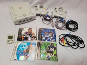 Lotto console e accessori SEGA Dreamcast - Foto 1 di 5
