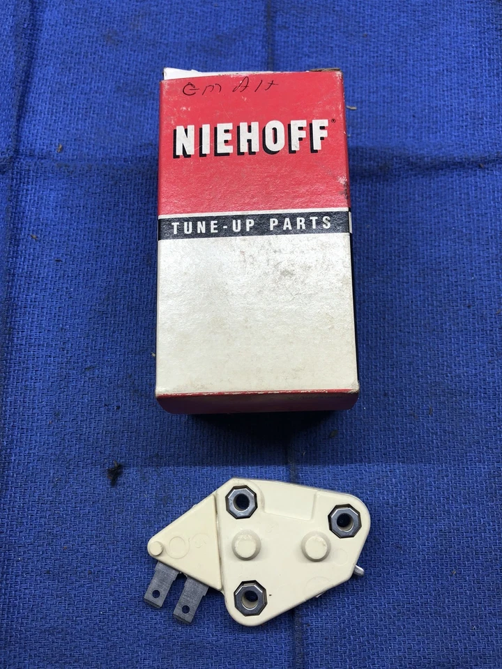 Regulador de voltaje Niehoff Tune Up Parts DR-151B GM Chevrolet  Foto 1 de 4