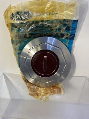 1984-1989 Lincoln Continental Mark Series Factory Wheel Center Cap NOS - Image 1 of 4