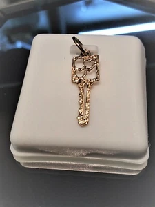 Key Heart Pendant 10kt Gold Pendant Celebration Gift - New - Bild 1 von 4