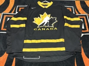 2013 Nike Team Canada IIHF Livestrong Jersey Size Adult Medium - Picture 1 of 8