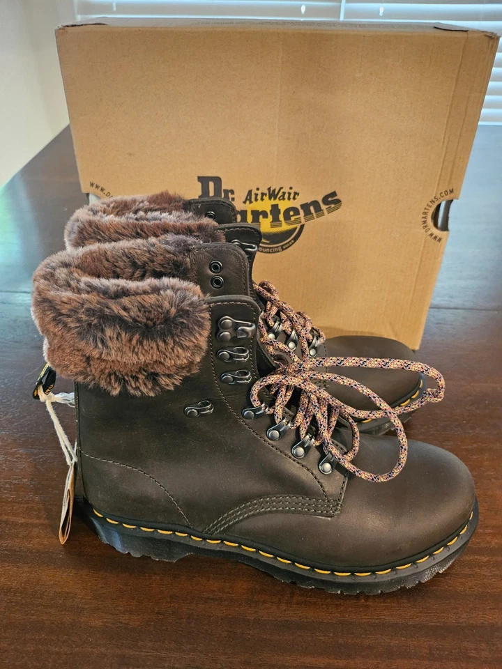 Botas de combate Dr. Martens para mujer 1460 cuello Serena marrón forradas de piel sintética talla 9 Foto 1 de 4