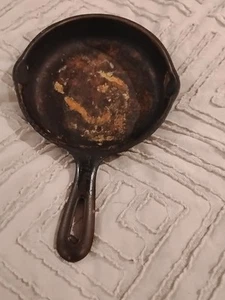 Nice Vintage Cast Iron Fryer Skillet 7 "Made In USA Can't Make Out Brand - Picture 1 of 9