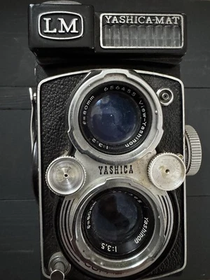 Yashica Mat-LM TLR Film Camera (7070) - Image 1 of 3