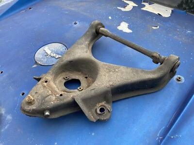 C3 Corvette 1963-1982 brazo de control inferior delantero derecho lado del pasajero fabricante de equipos originales Foto 1 de 4