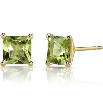 Aretes de peridoto verde corte princesa de 2,18 quilates en oro amarillo de 14 k Foto 1 de 3